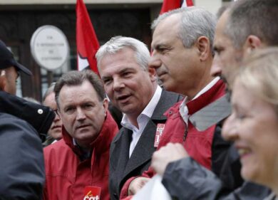 Il leader della Cgt Lepaon si dimette