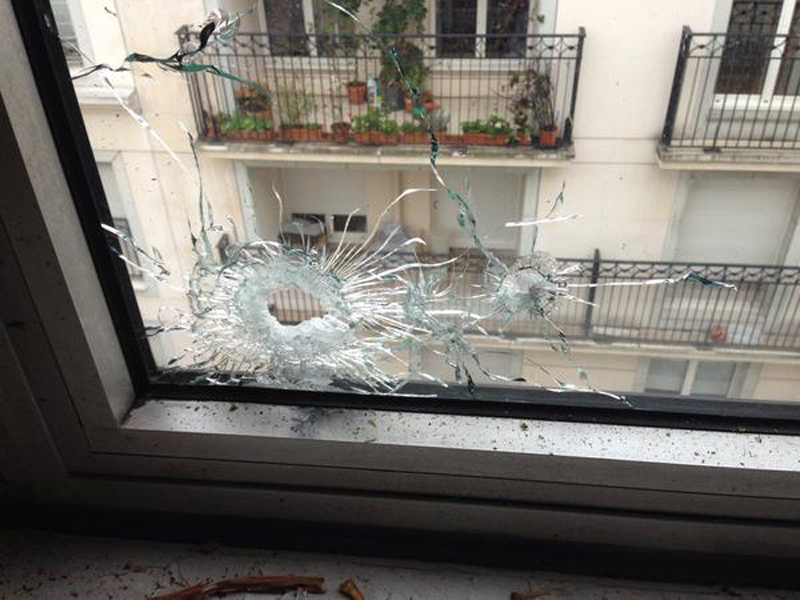 Francia, è caccia ai killer. Si è arreso il più giovane