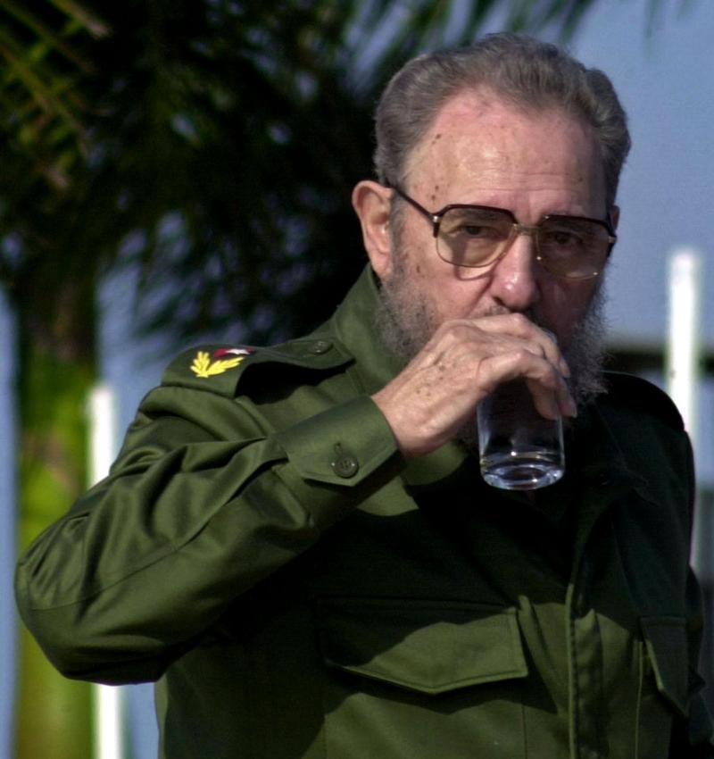 “Fidel Castro è morto”. Ma il figlio di Raul smentisce: “Sta bene” “Fidel Castro è morto”. Ma il figlio di Raul smentisce: “Sta bene”