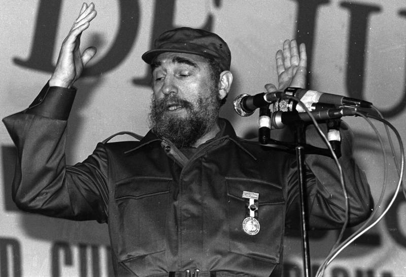 “Fidel Castro è morto”. Ma il figlio di Raul smentisce: “Sta bene” “Fidel Castro è morto”. Ma il figlio di Raul smentisce: “Sta bene”