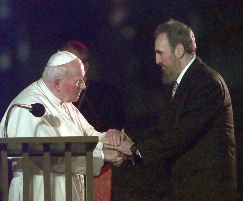 “Fidel Castro è morto”. Ma il figlio di Raul smentisce: “Sta bene” “Fidel Castro è morto”. Ma il figlio di Raul smentisce: “Sta bene”