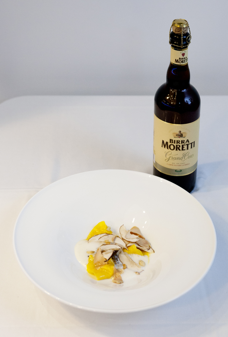Birra Moretti brinda su Facebook con 1 milione di fan Birra Moretti brinda su Facebook con 1 milione di fan