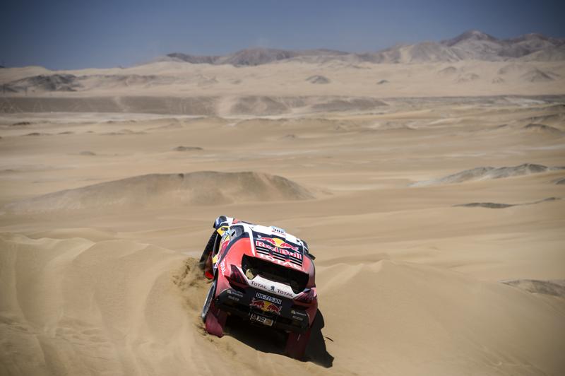 Dakar 2015: la Peugeot 2008 DKR con Peterhansel si conferma nella Top 10