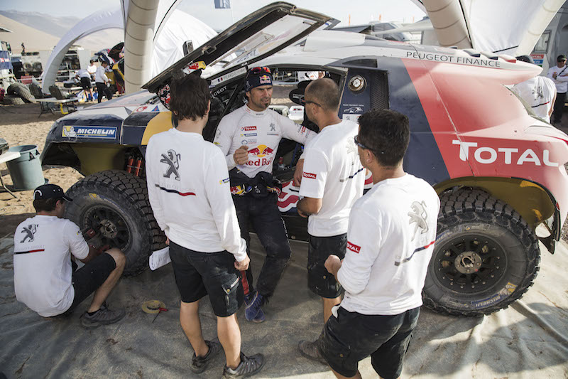 Dakar 2015: la Peugeot 2008 DKR con Peterhansel si conferma nella Top 10