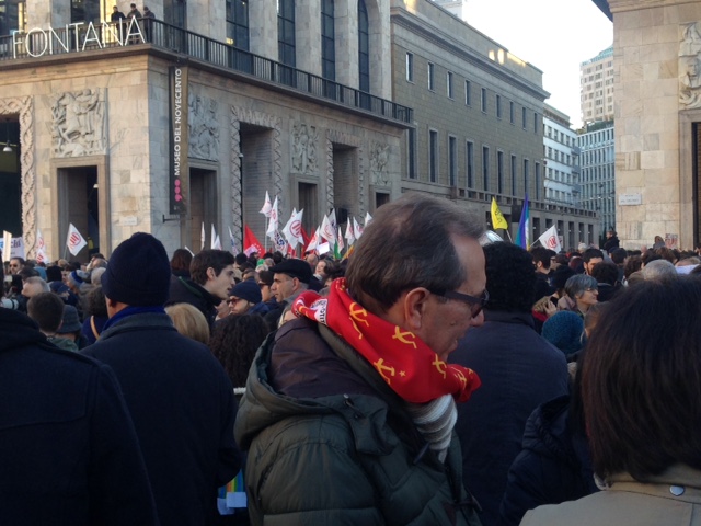 “Cosa c’entrano Ocalan e il Che con la strage avvenuta a Parigi?”