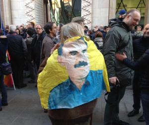 “Cosa c’entrano Ocalan e il Che con la strage avvenuta a Parigi?”