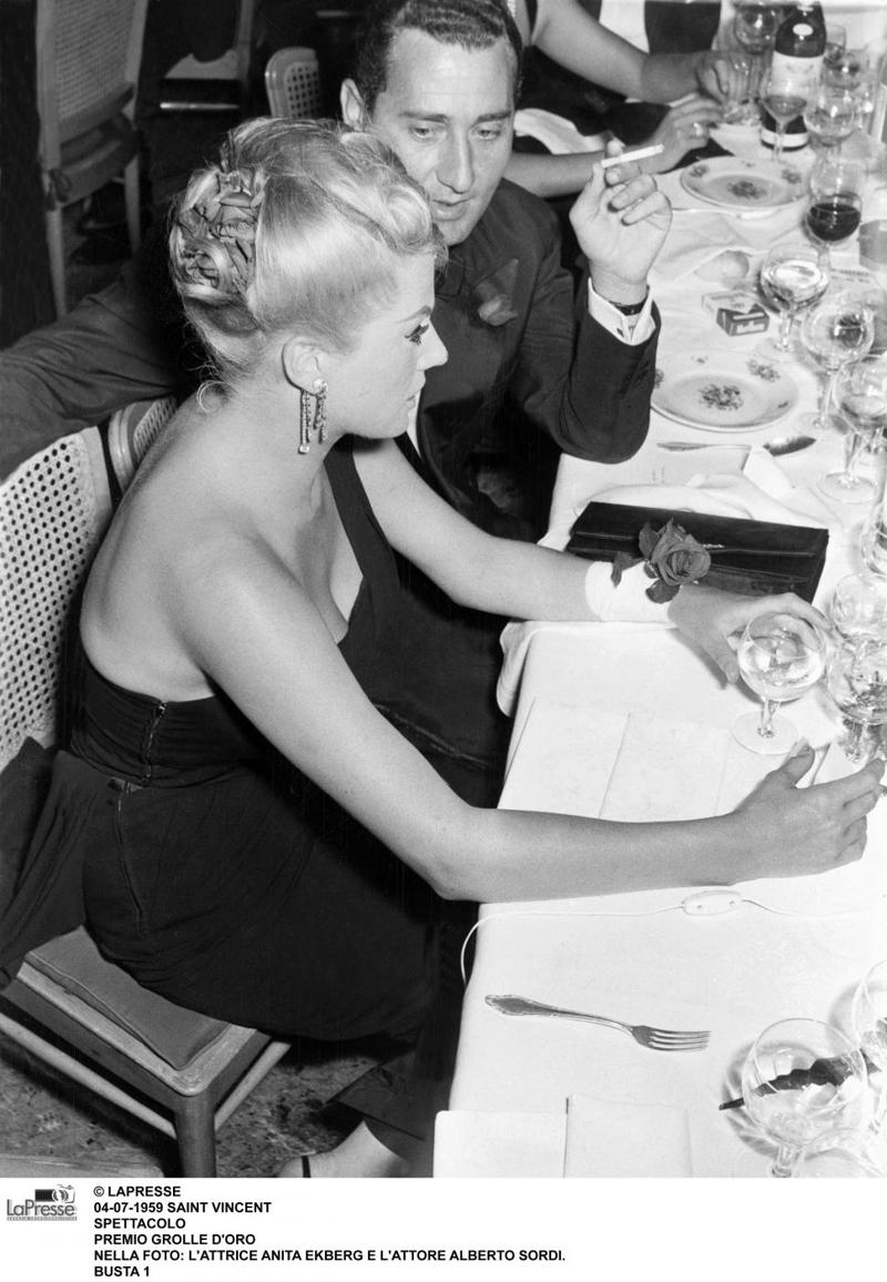 Addio a Anita Ekberg, musa di Fellini e stella della “Dolce Vita” Addio a Anita Ekberg, musa di Fellini e stella della “Dolce Vita”
