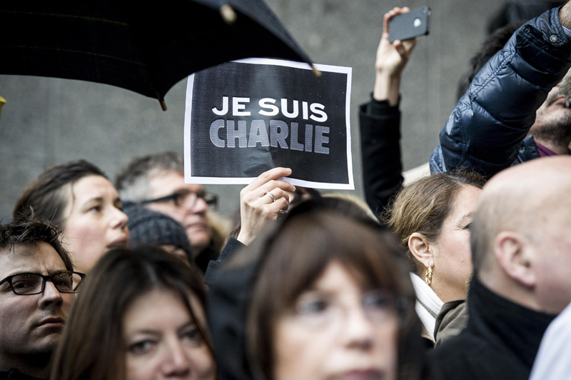 Due milioni di persone in piazza. Parigi capitale del mondo Due milioni di persone in piazza. Parigi capitale del mondo