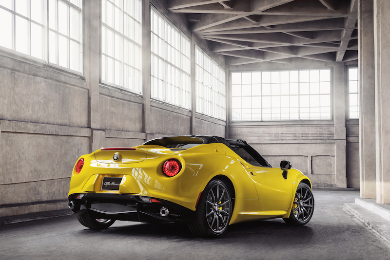 Alfa Romeo 4C Spider lo stile italiano in passerella  a Detroit