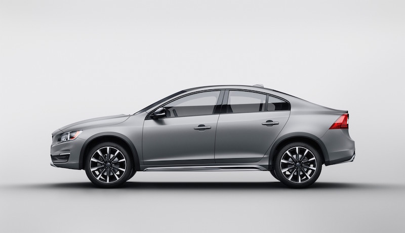 Detroit 2015: Volvo S60 Cross Country la berlina si fa muscolosa