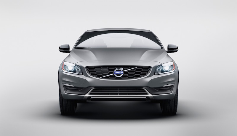 Detroit 2015: Volvo S60 Cross Country la berlina si fa muscolosa