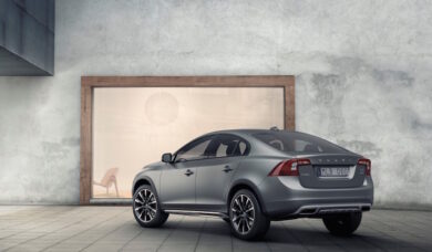 Detroit 2015: Volvo S60 Cross Country la berlina si fa muscolosa