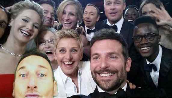 Totti selfie da ridere: con Lotito, Renzi, Pogba e… LE FOTO Totti selfie da ridere: con Lotito, Renzi, Pogba e… LE FOTO