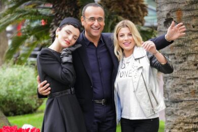 Sanremo, Emma e Arisa con Conti. E Rocio, la fidanzata di Bova