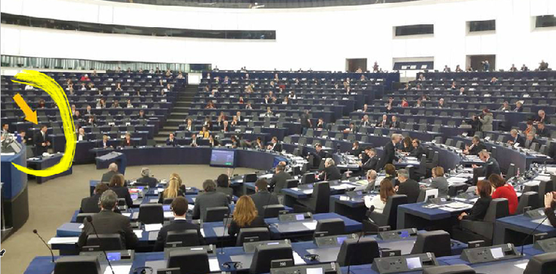 Semestre italiano, discorso di chiusura di Renzi. Ma l’Aula è vuota Semestre italiano, discorso di chiusura di Renzi. Ma l’Aula è vuota