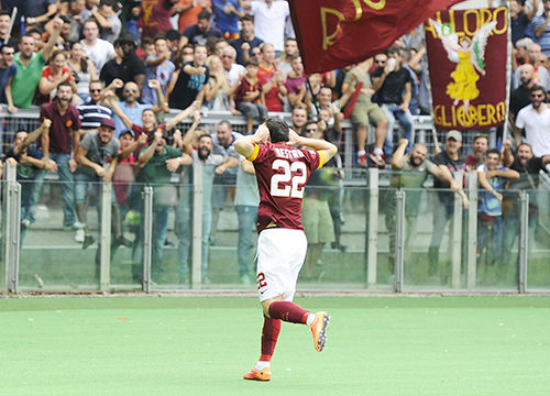 Il Milan blocca Pazzini. Frena Destro, Osvaldo resta nel mirino Il Milan blocca Pazzini. Frena Destro, Osvaldo resta nel mirino
