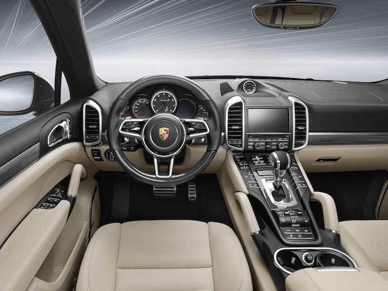 Detroit 2015 : Con 911 Targa 4 GTS e Cayenne Turbo S Porsche inaugura il nuovo anno