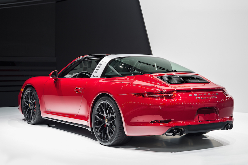Detroit 2015 : Con 911 Targa 4 GTS e Cayenne Turbo S Porsche inaugura il nuovo anno