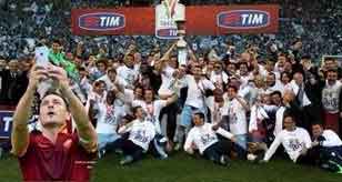 Vettel, selfie stile Totti e blitz a Maranello Vettel, selfie stile Totti e blitz a Maranello