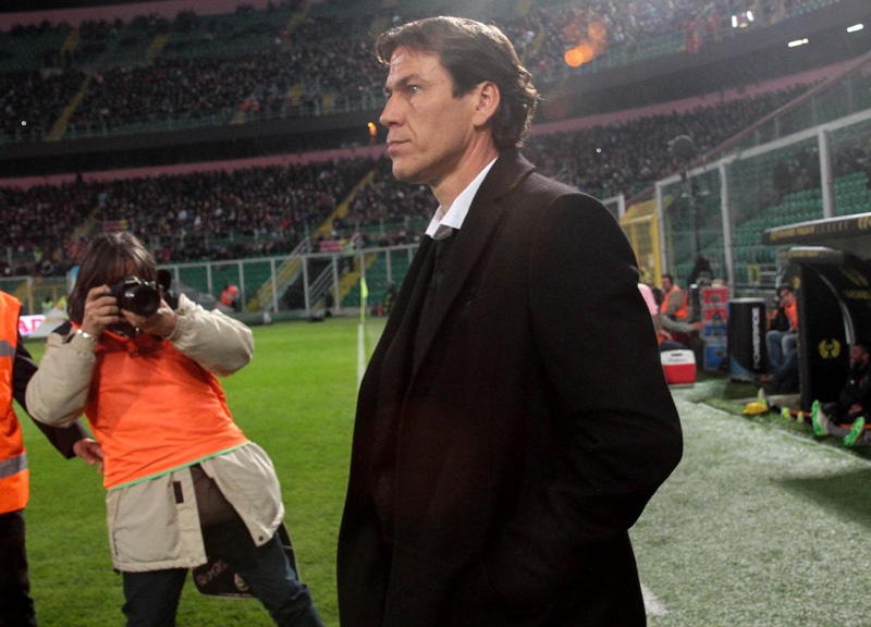 Garcia non molla, la Roma sì: pareggio amaro. Napoli 3°, l’Olimpico inneggia al Vesuvio Garcia non molla, la Roma sì: pareggio amaro. Napoli 3°, l’Olimpico inneggia al Vesuvio