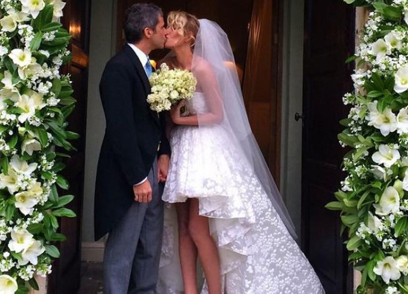 Alessia Marcuzzi, seconde nozze segrete con Calabresi Alessia Marcuzzi, seconde nozze segrete con Calabresi