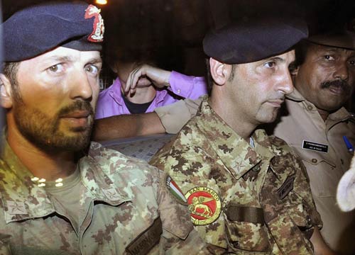 Caso Marò, documento inedito potrebbe scagionarli Caso Marò, documento inedito potrebbe scagionarli