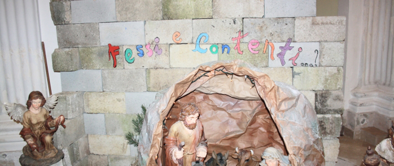 Nel presepe gay e prostitute. Il Vescovo di Avellino lo “benedice” Nel presepe gay e prostitute. Il Vescovo di Avellino lo “benedice”