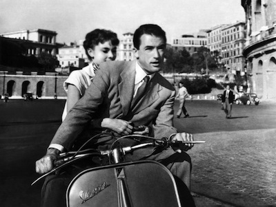La Vespa Piaggio cambia marcia: da Vacanze romane alla community social La Vespa Piaggio cambia marcia: da Vacanze romane alla community social