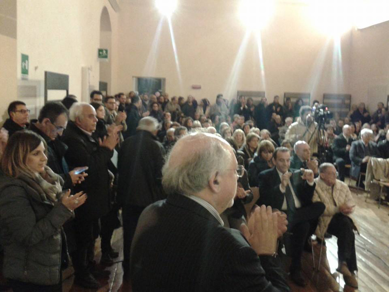 Perrino premiato a Ceglie Messapica, paese di “poeti e navigatori” Perrino premiato a Ceglie Messapica, paese di “poeti e navigatori”