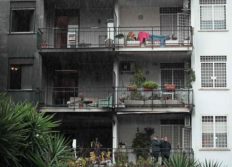 Ha decine di case e nega tutto. “Nonna bomba”, è lucida follia