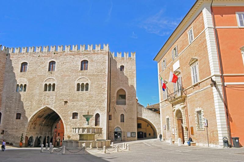 Dal film su Leopardi ai nuovi set. Viaggio nelle Marche cinematografiche