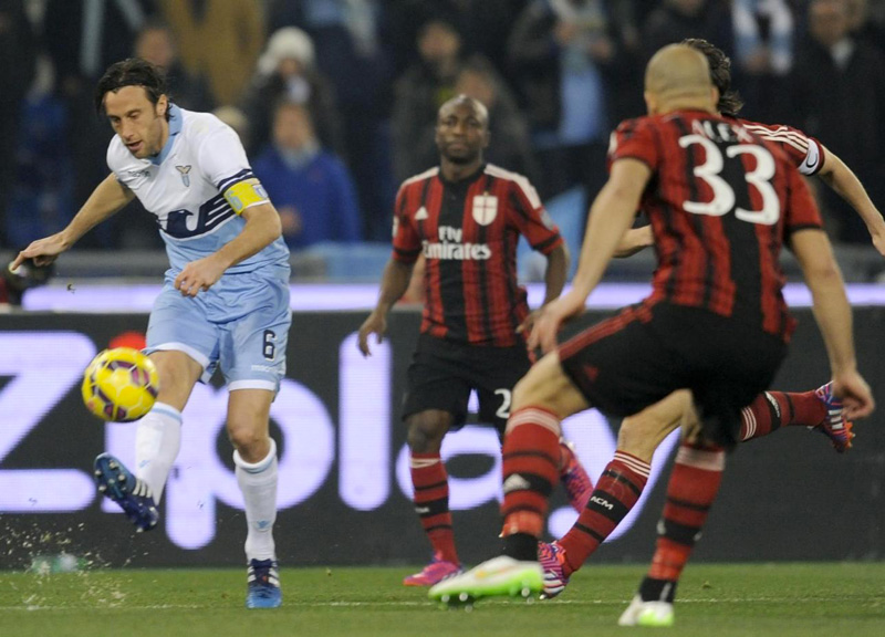 Il Milan si illude poi è Lazio show. Calcio horror: dramma Djordjevic, follia Mexes Il Milan si illude poi è Lazio show. Calcio horror: dramma Djordjevic, follia Mexes