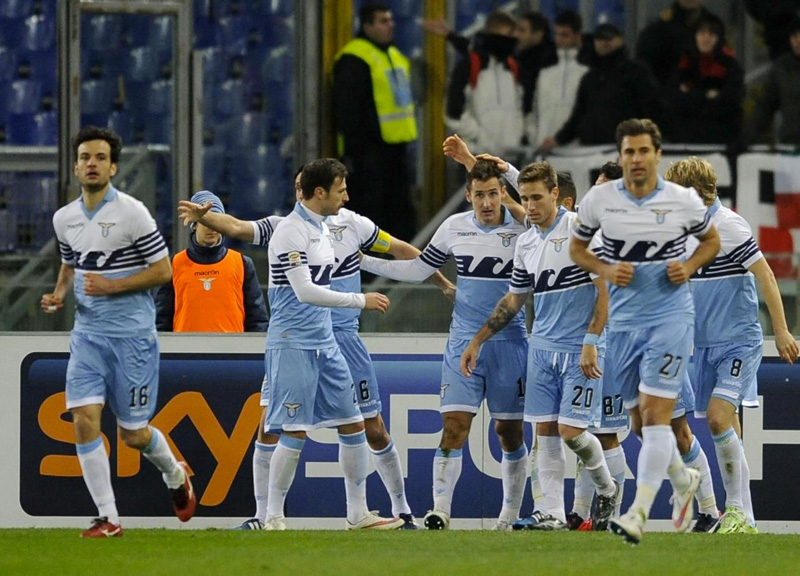 Il Milan si illude poi è Lazio show. Calcio horror: dramma Djordjevic, follia Mexes Il Milan si illude poi è Lazio show. Calcio horror: dramma Djordjevic, follia Mexes