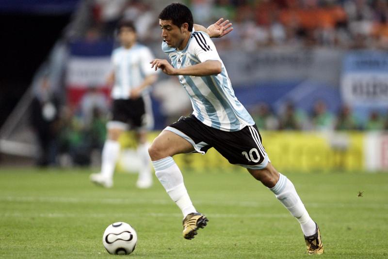 Addio al grande Riquelme, bandiera del Boca Juniors. “Mi ritiro” Addio al grande Riquelme, bandiera del Boca Juniors. “Mi ritiro”