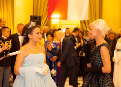 A Milano il ballo viennese delle debuttanti. C’è anche Cenerentola…