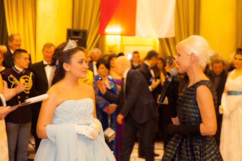 A Milano il ballo viennese delle debuttanti. C’è anche Cenerentola…