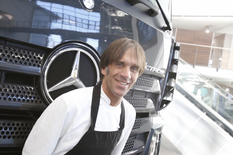 Mercedes e Davide Oldani pensano al menù dei professionisti Mercedes e Davide Oldani pensano al menù dei professionisti