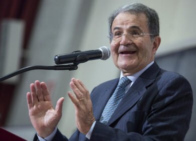 Colle, Prodi piace agli italiani. Batte Mattarella di 7 punti