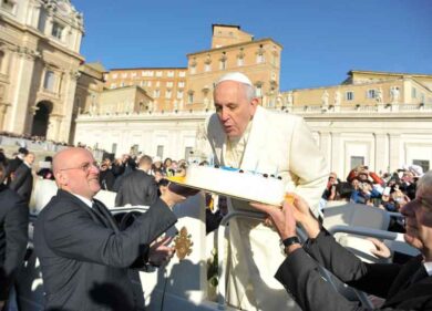 Papa Francesco lascia Roma per Ariccia. “Fuori dalla chiesa” per esercizi spirituali