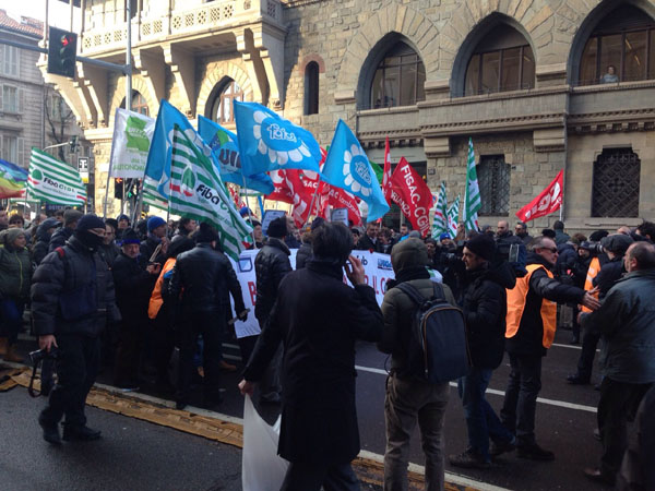 I bancari incrociano le braccia per la seconda volta. Pronto il terzo sciopero I bancari incrociano le braccia per la seconda volta. Pronto il terzo sciopero