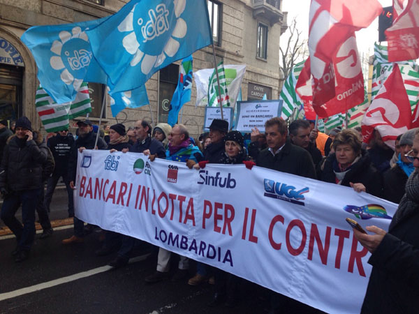 I bancari incrociano le braccia per la seconda volta. Pronto il terzo sciopero I bancari incrociano le braccia per la seconda volta. Pronto il terzo sciopero