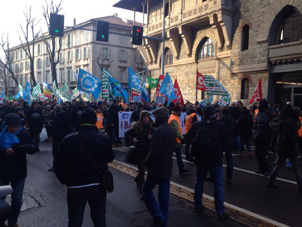 I bancari incrociano le braccia per la seconda volta. Pronto il terzo sciopero I bancari incrociano le braccia per la seconda volta. Pronto il terzo sciopero