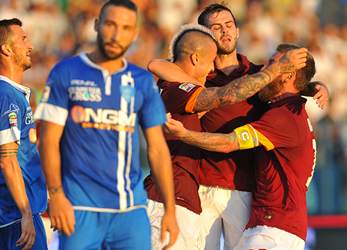 Garcia saluta Destro e aspetta Doumbia. Lotito attacca con la difesa: c’è Perea