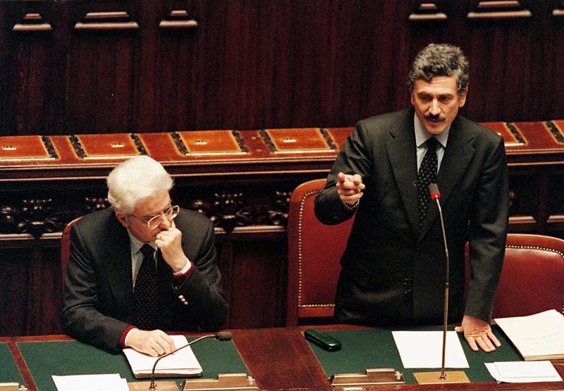 Mattarella: “Ricucirò gli strappi del Paese”. Oggi le dimissioni da giudice Mattarella: “Ricucirò gli strappi del Paese”. Oggi le dimissioni da giudice