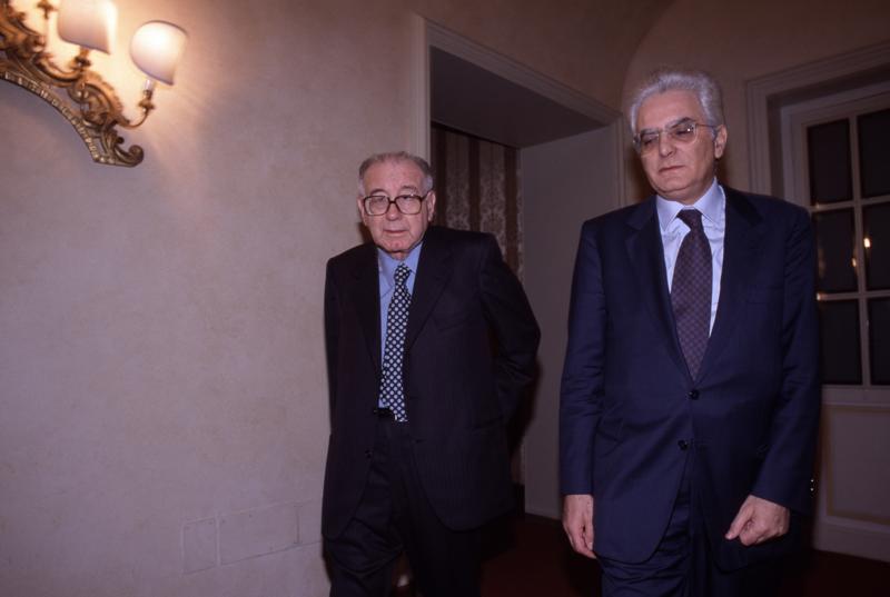 Mattarella: “Ricucirò gli strappi del Paese”. Oggi le dimissioni da giudice Mattarella: “Ricucirò gli strappi del Paese”. Oggi le dimissioni da giudice