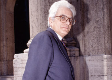 Mattarella: “Ricucirò gli strappi del Paese”. Oggi le dimissioni da giudice