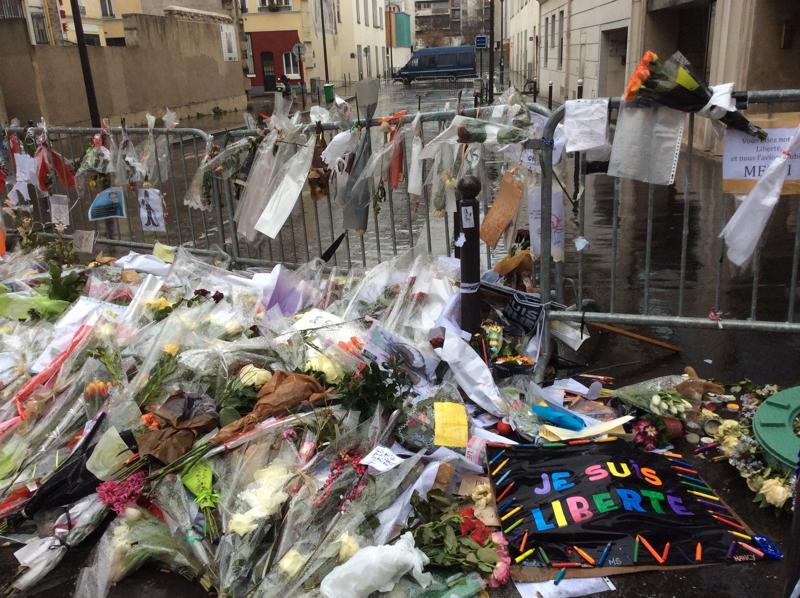 Parigi, il 25 febbraio il prossimo numero di Charlie Hebdo Parigi, il 25 febbraio il prossimo numero di Charlie Hebdo