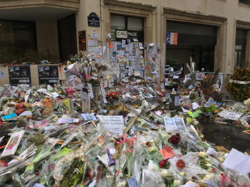 Parigi, il 25 febbraio il prossimo numero di Charlie Hebdo Parigi, il 25 febbraio il prossimo numero di Charlie Hebdo