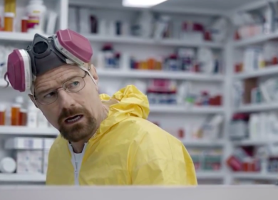 Mr. White è tornato (in uno spot): adesso fa il farmacista