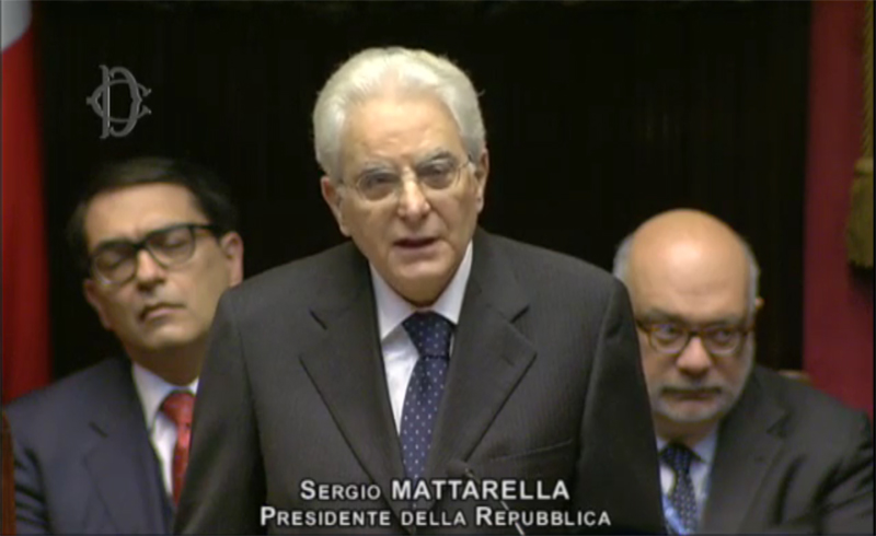 Mattarella, un discorso di 32 minuti. Familiari in tribuna. FOTO-VIDEO Mattarella, un discorso di 32 minuti. Familiari in tribuna. FOTO-VIDEO